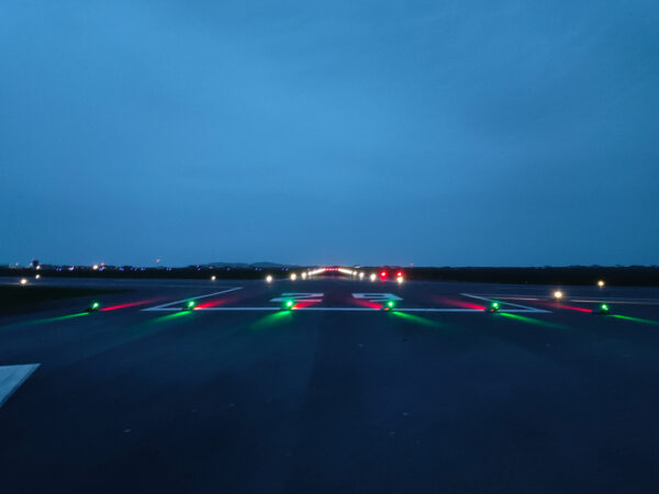 S4GA Solar Threshold End Lights on Runway