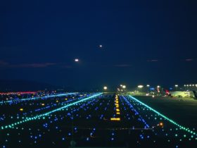 Airport taxiway lights