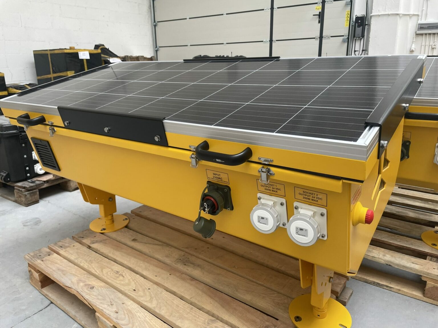 Signalight Solar Engine SE-180 Solar Engine Compact - S4GA World's Safest Runway Lighting