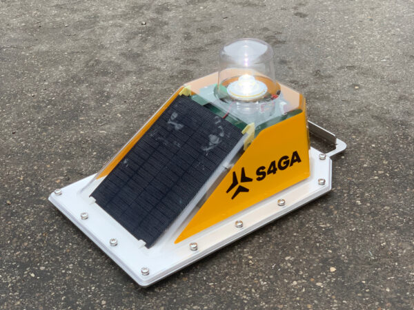 sp-102s solar runway light, aerodrome light switched on