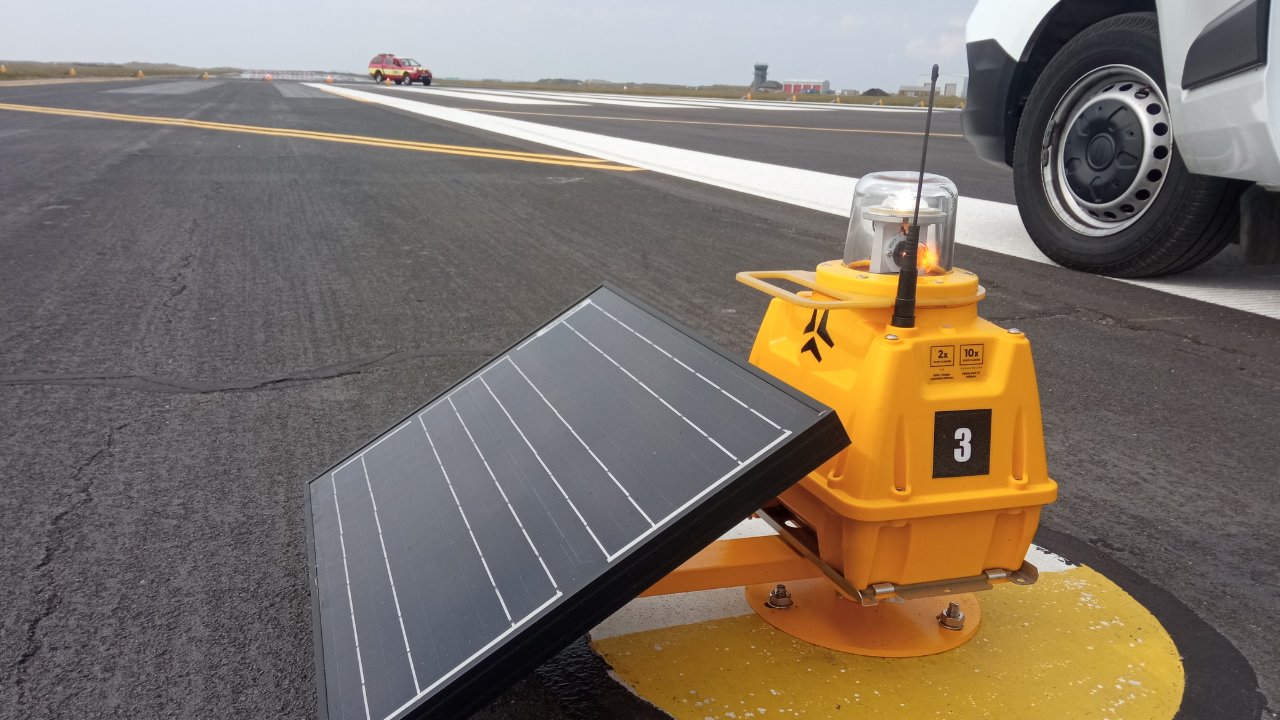 Does the Weight of a Solar Airfield Light Affect Frangibility?